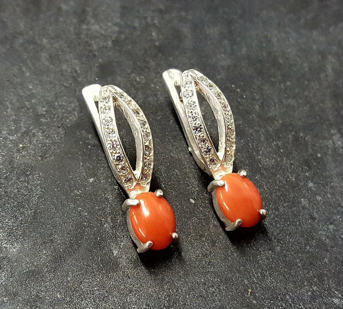 Drop Coral Earrings - Natural Red Coral Earrings - Vintage Oval Earrings