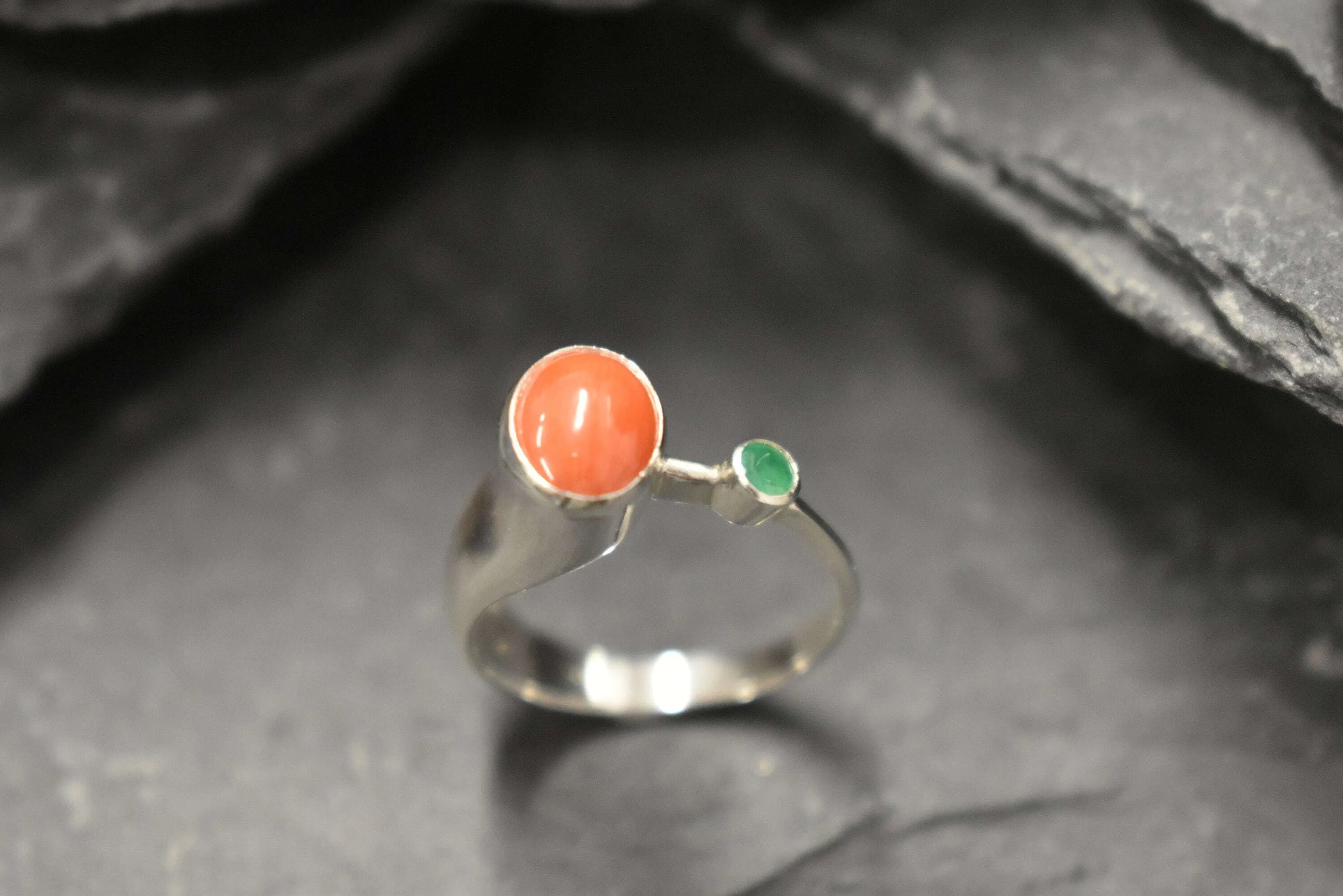 Red Coral Ring - Natural Emerald Ring - Red Green Vintage Ring