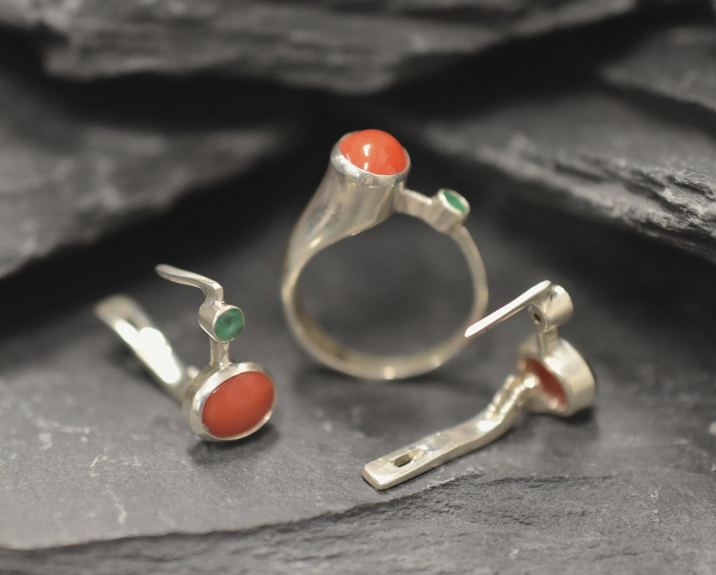 Red Coral Ring - Natural Emerald Ring - Red Green Vintage Ring